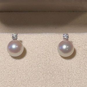 MIKIMOTO Pearl earrings with Diamond